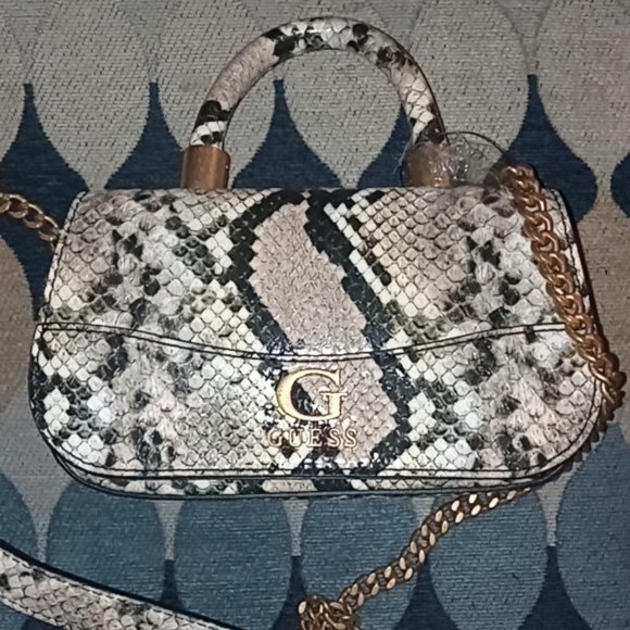 Mini crossbody guess bag rare design hard to find - Picture 1 of 4
